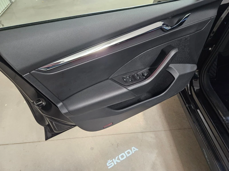 Skoda Octavia, снимка 13 - Автомобили и джипове - 52630739