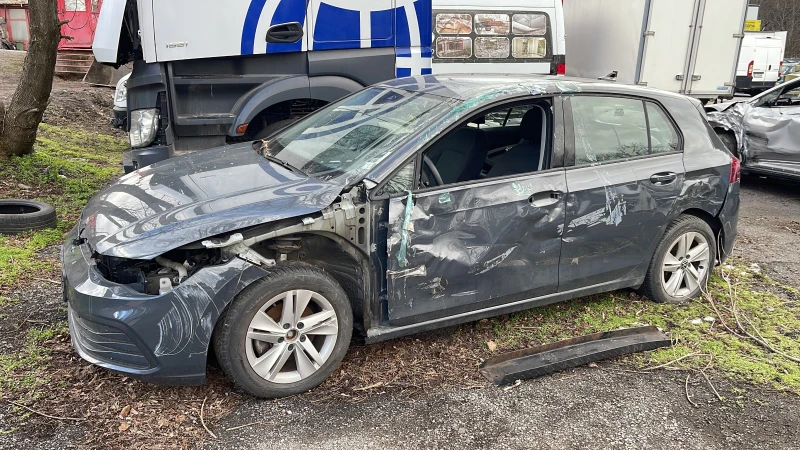 VW Golf eTSI - 1.5 ( 150 kоня ) на части или цял !, снимка 9 - Автомобили и джипове - 53114870