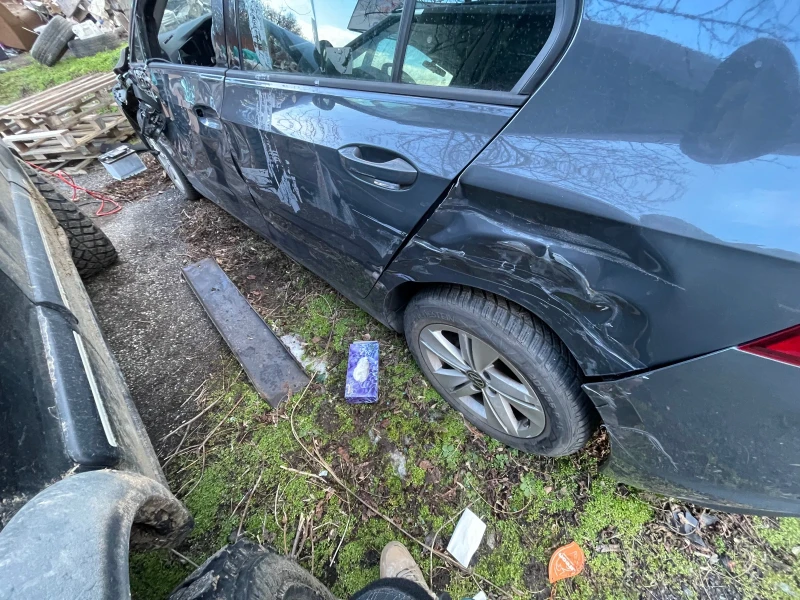 VW Golf eTSI - 1.5 ( 150 kоня ) на части или цял !, снимка 4 - Автомобили и джипове - 53114870