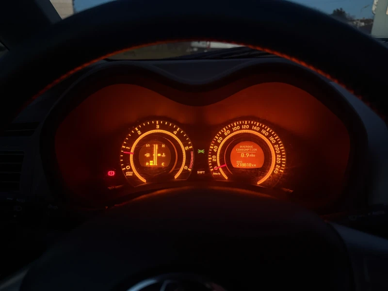 Toyota Auris, снимка 7 - Автомобили и джипове - 53120865