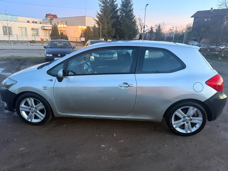 Toyota Auris, снимка 2 - Автомобили и джипове - 53120865