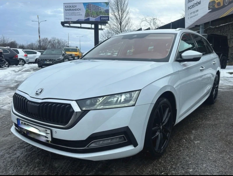 Skoda Octavia 2.0 TDI комби / DSG / Digital, снимка 6 - Автомобили и джипове - 53341307