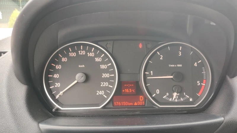 BMW 120 D automat navi, снимка 13 - Автомобили и джипове - 53468133