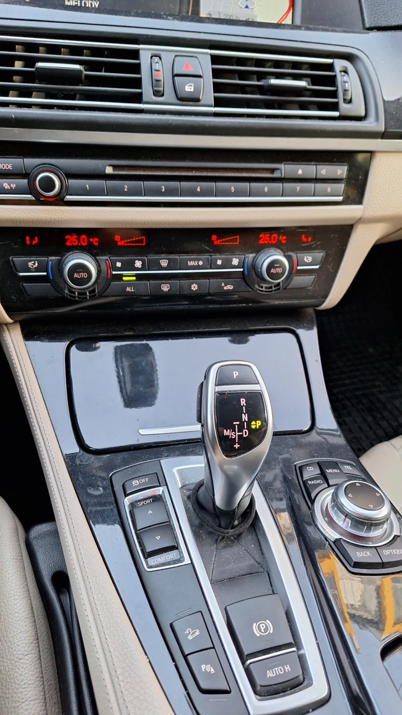 BMW 525 D Xdrive ПАНОРАМА, снимка 12 - Автомобили и джипове - 53530337