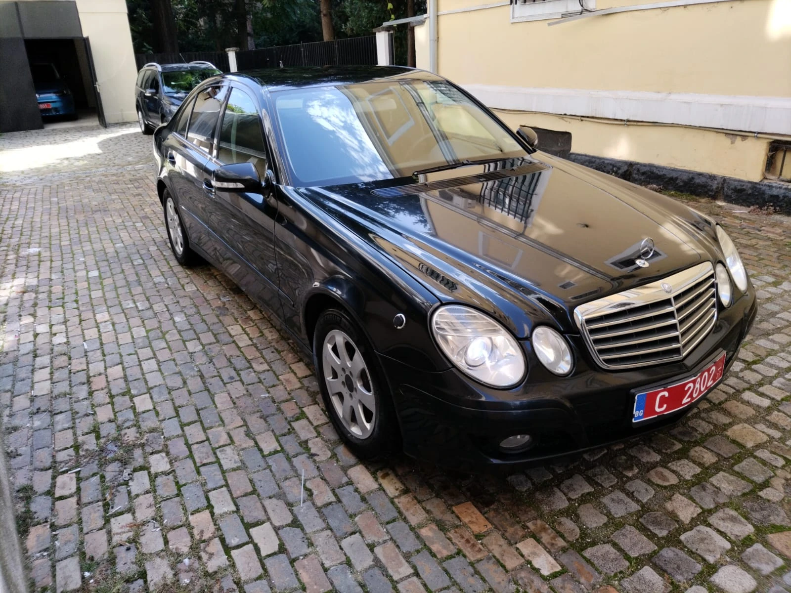 Mercedes-Benz E 200  - изображение 9