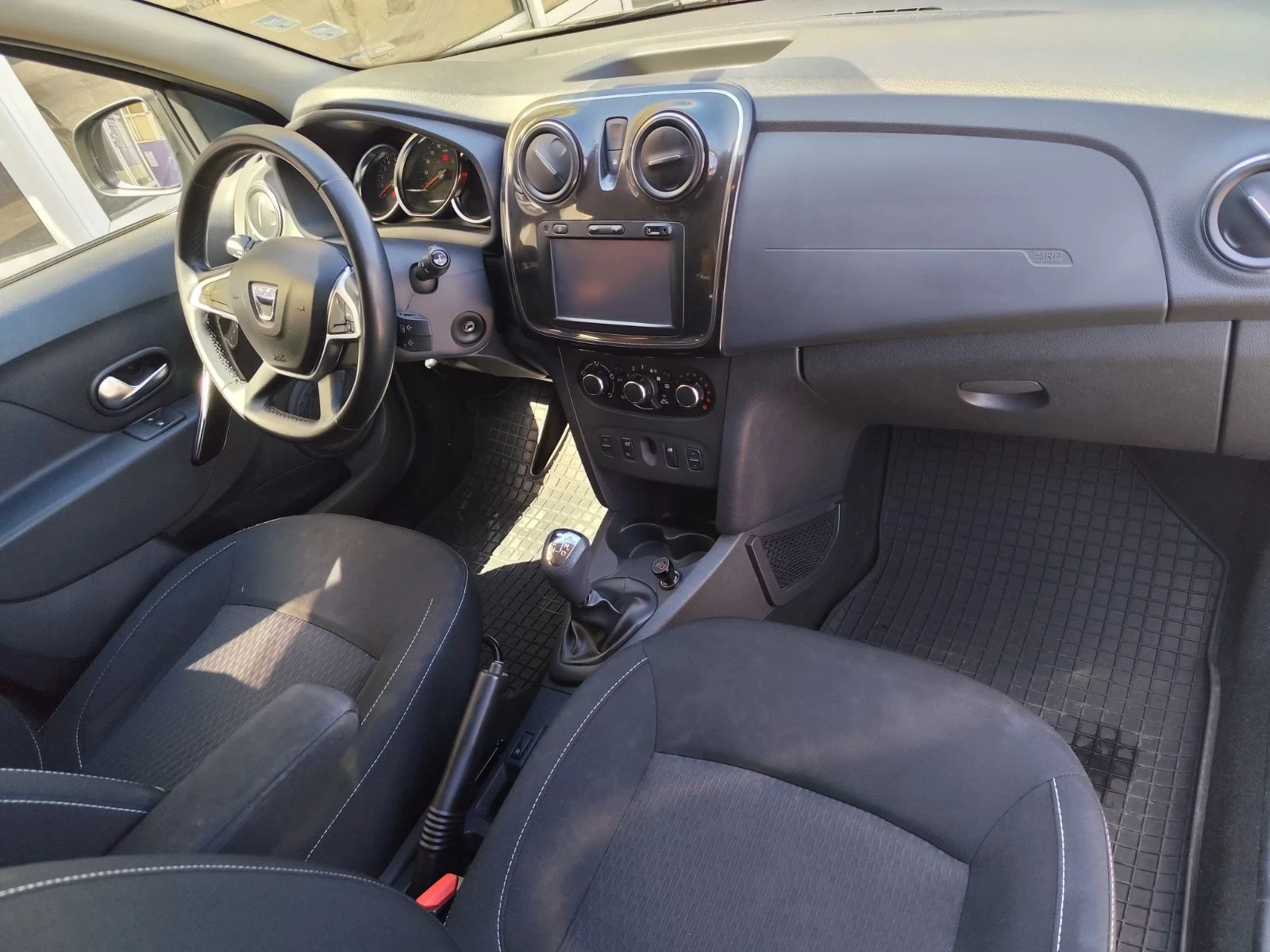 Dacia Logan Комби  - изображение 6