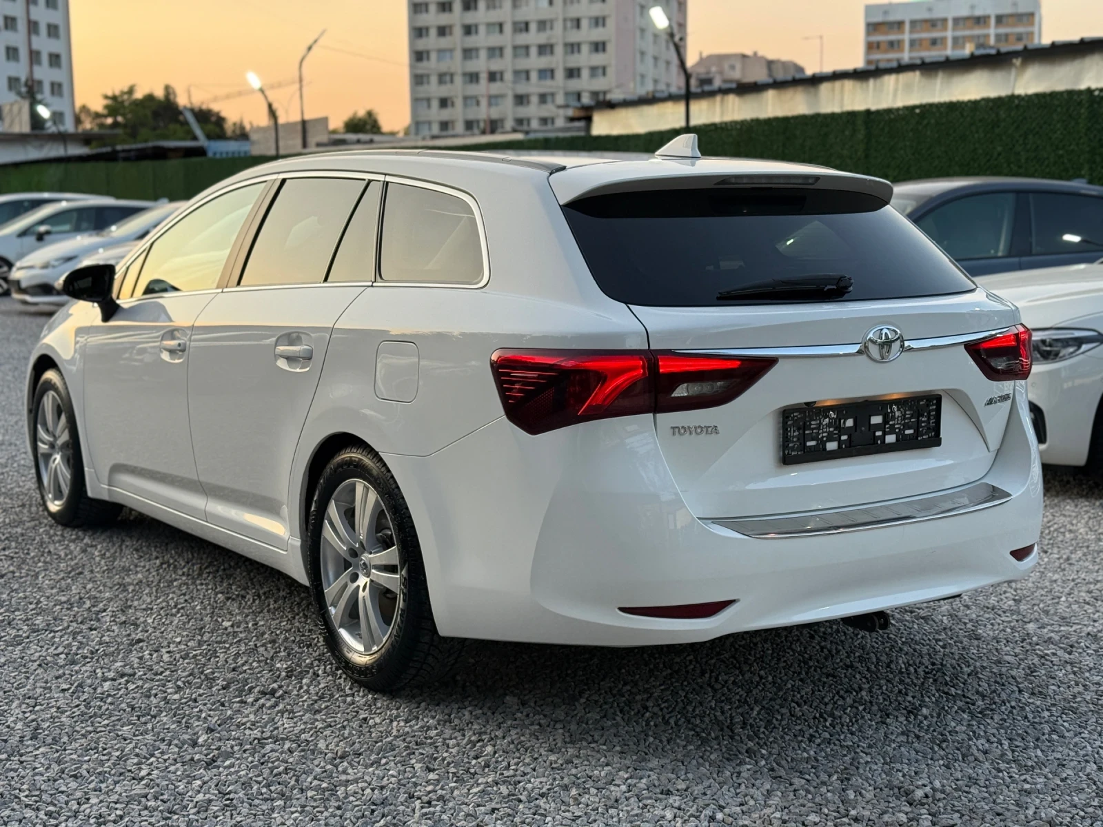 Toyota Avensis 1.8i/147кс/Premium/Панорама/Навигация/ - изображение 5