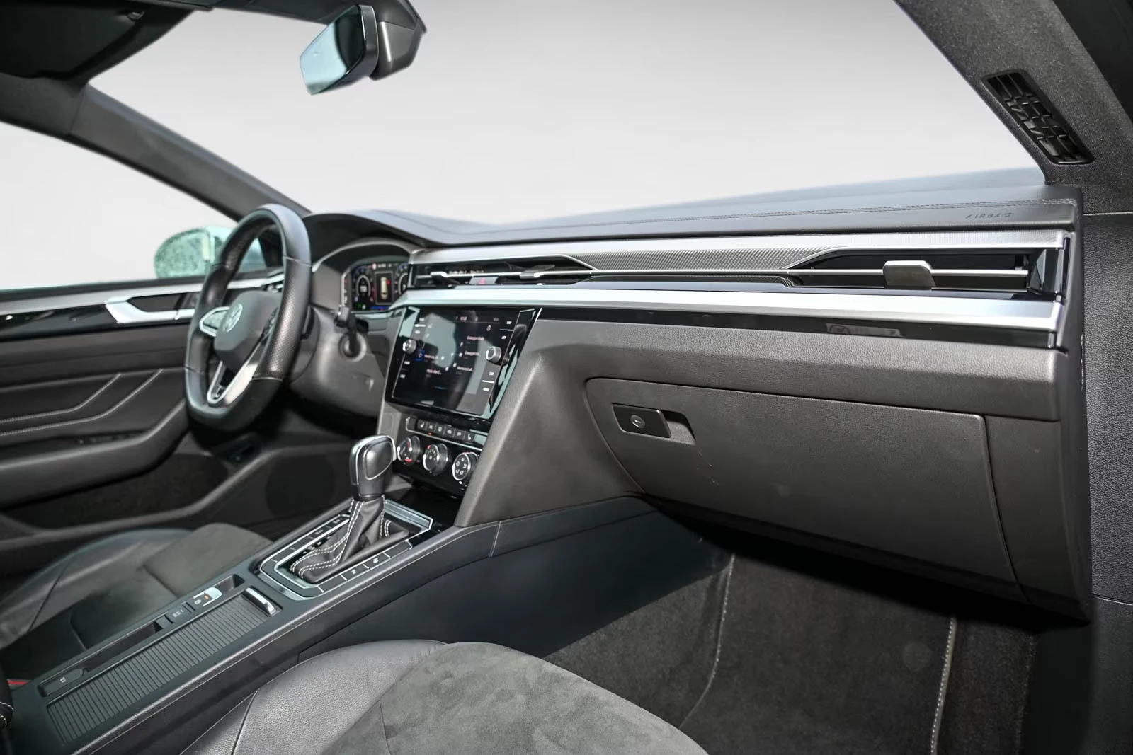 VW Arteon 2.0TSI/R-LINE/190HP/DSG/MASSAGE/KLESS/CARPLAY/305f - изображение 8