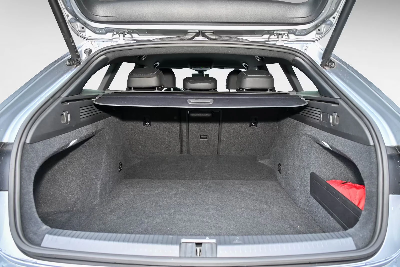 VW Arteon 2.0TSI/R-LINE/190HP/DSG/MASSAGE/KLESS/CARPLAY/305f - изображение 6