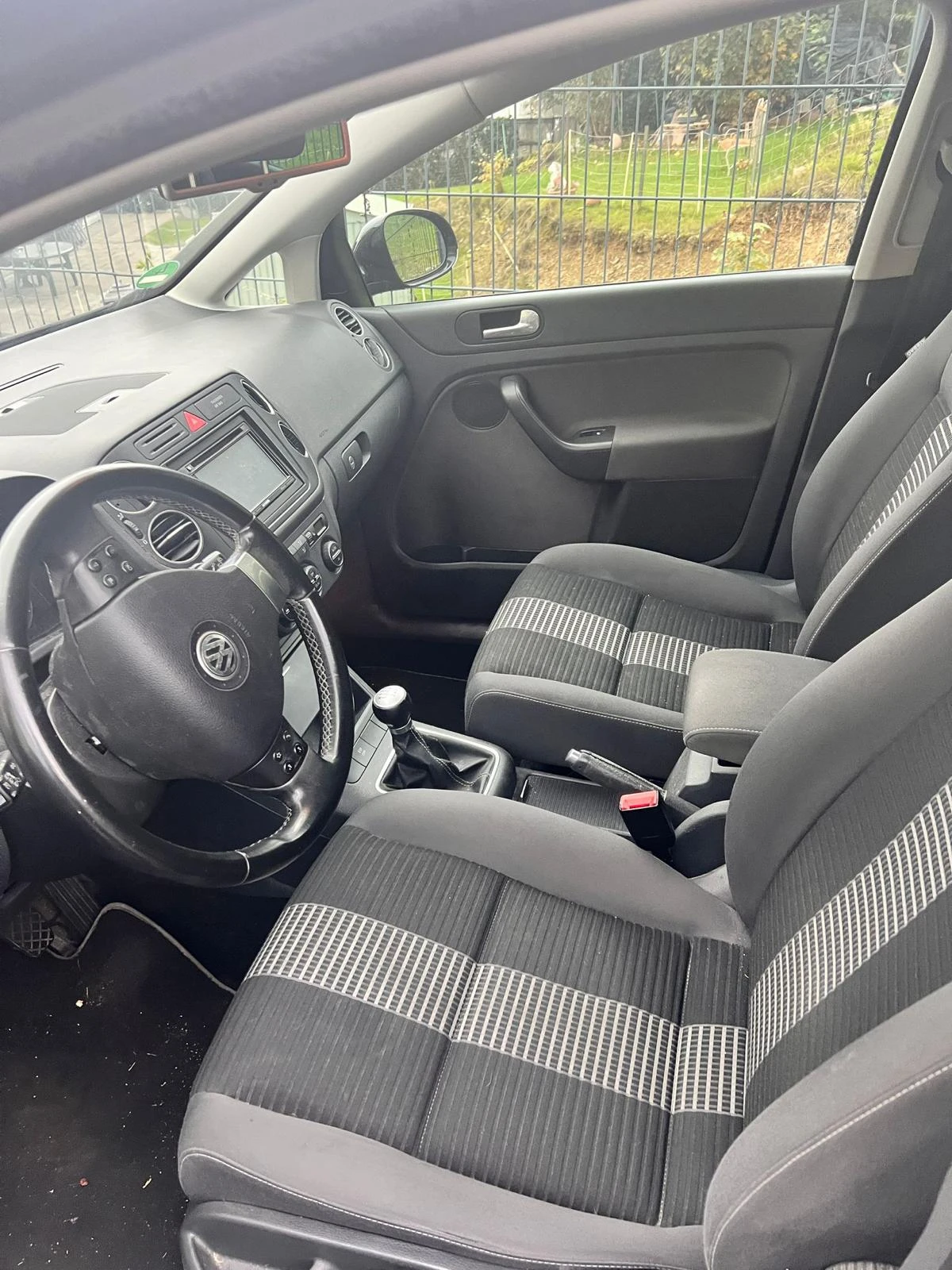 VW Golf Plus 1.9TDI 105kc 6скорости - изображение 4