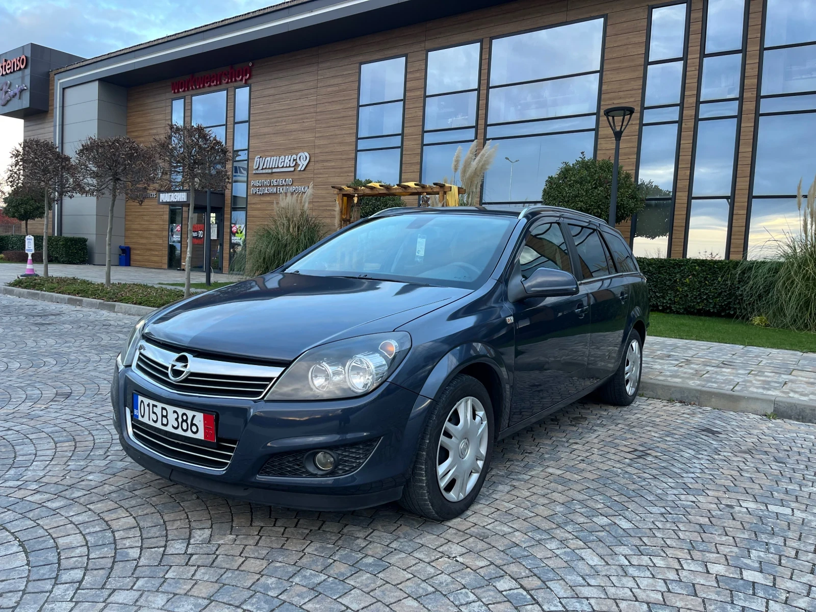 Opel Astra 1.6GPL-TECH* 116к.с. Фабрична газ!! Перфектна!!! - изображение 2