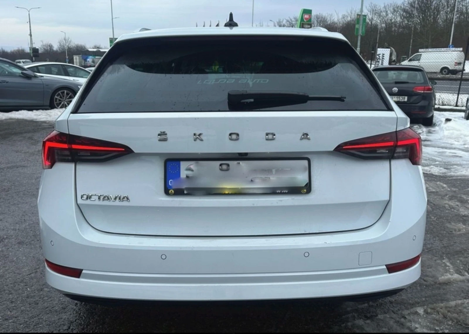 Skoda Octavia 2.0 TDI комби / DSG / Digital - изображение 4