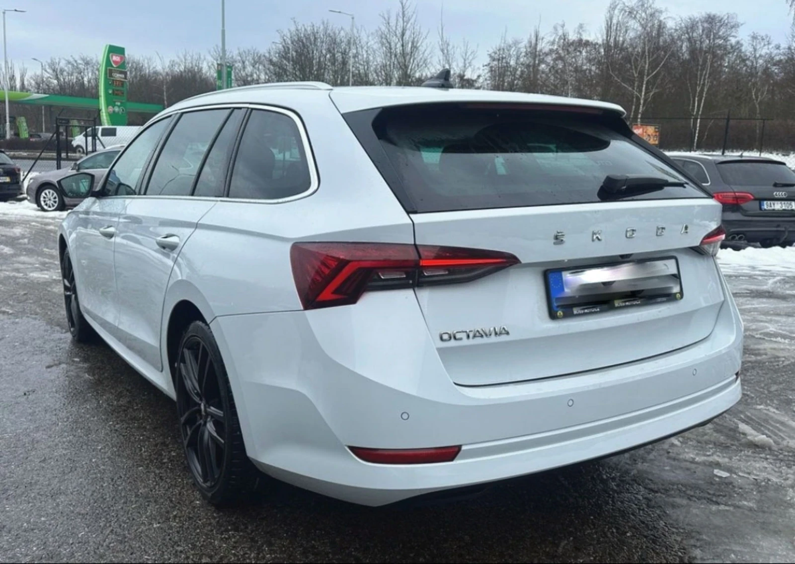 Skoda Octavia 2.0 TDI комби / DSG / Digital - изображение 3