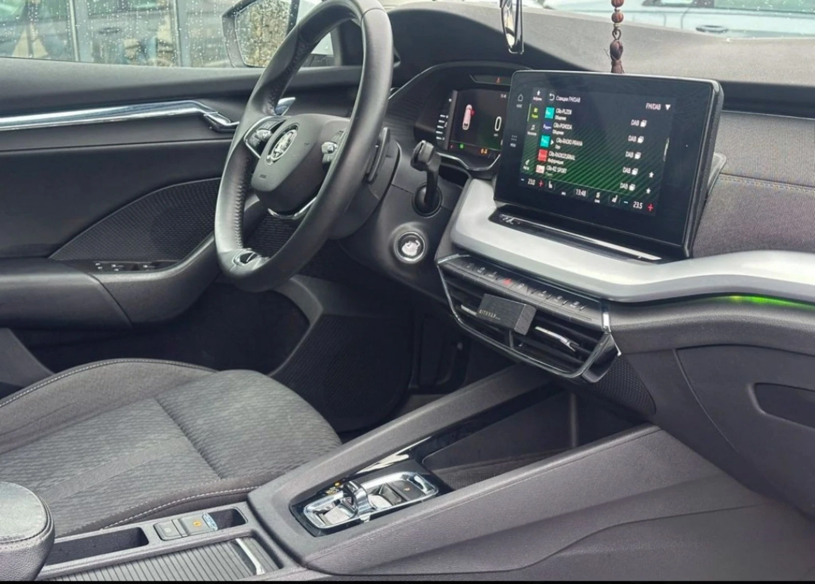 Skoda Octavia 2.0 TDI комби / DSG / Digital - изображение 10