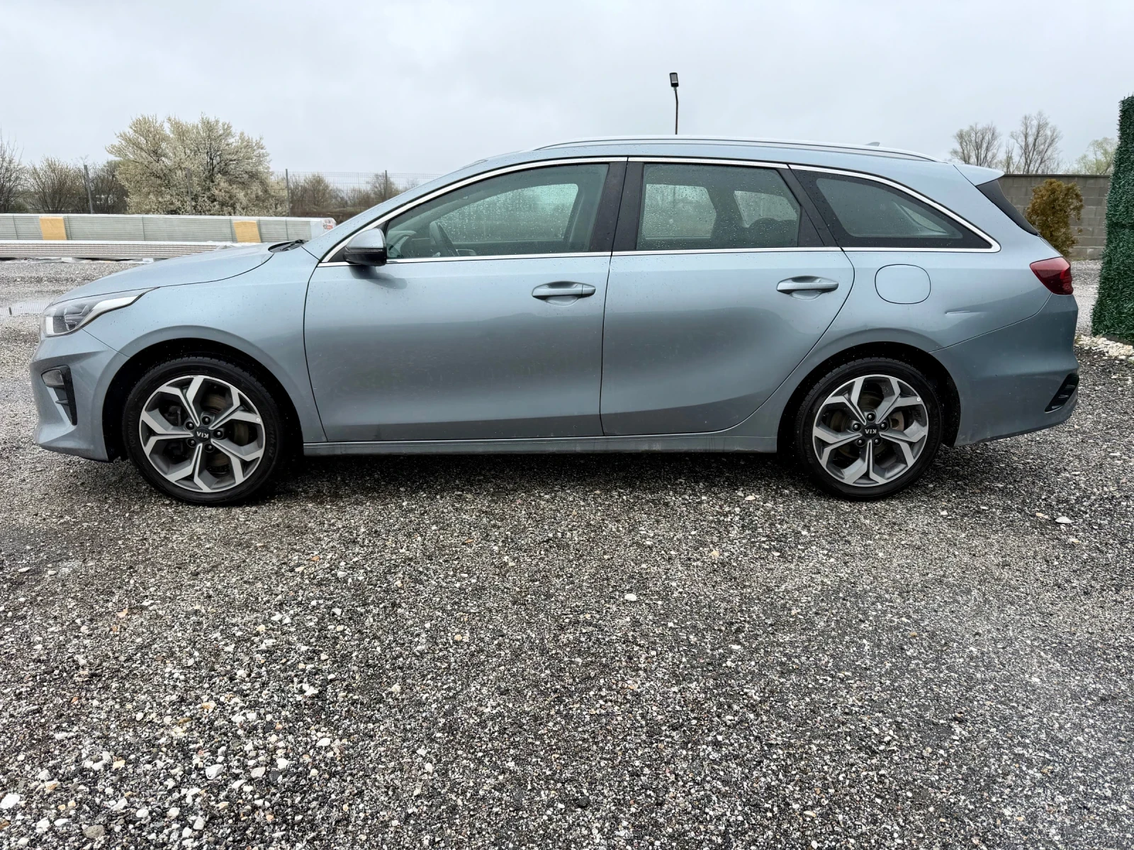 Kia Ceed 1.4 MPI* BI-FUEL* BRC* LED* NAVI* CAMERA* , снимка 2 - Автомобили и джипове - 54065464