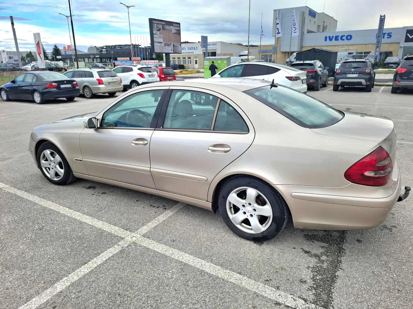 Mercedes-Benz E 200 Clasic cdi, снимка 3 - Автомобили и джипове - 54081999