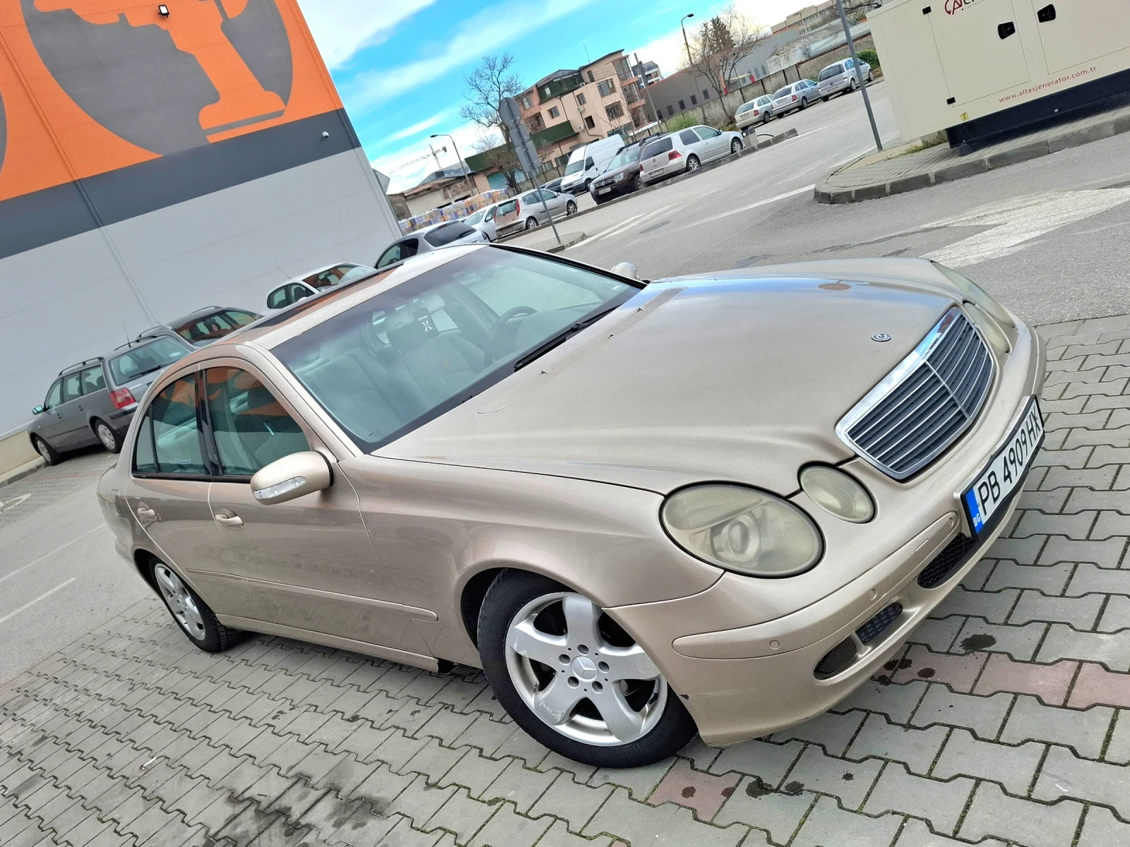 Mercedes-Benz E 200 Clasic cdi, снимка 12 - Автомобили и джипове - 54081999