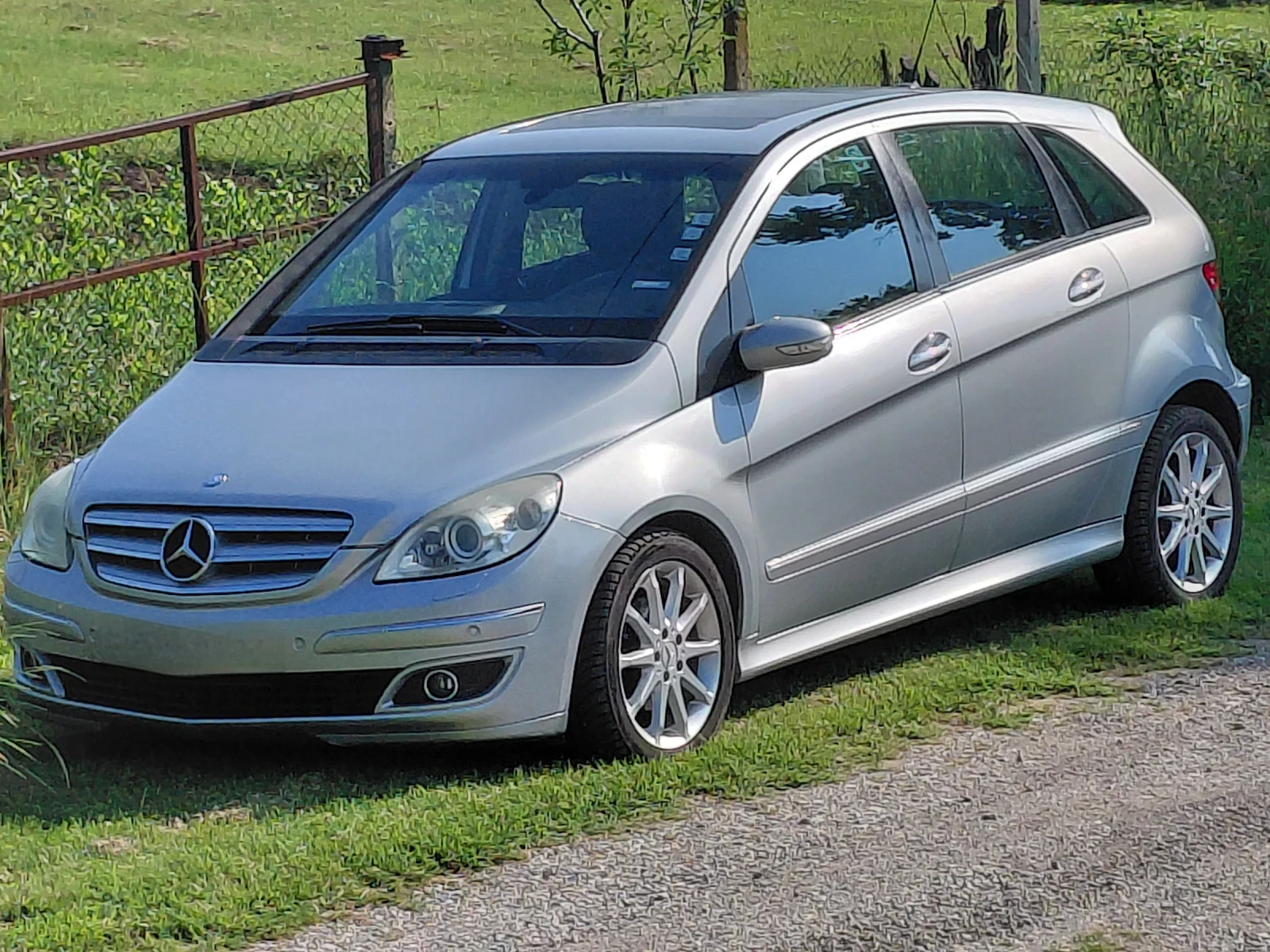 Mercedes-Benz B 200 B200