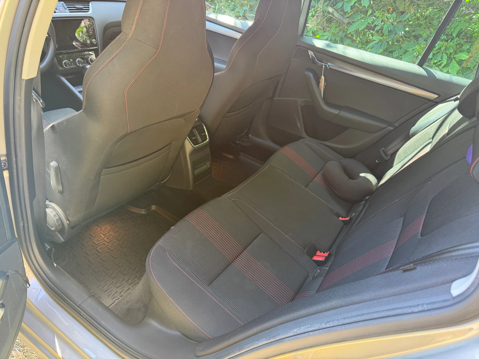 Skoda Octavia, снимка 9 - Автомобили и джипове - 54966517