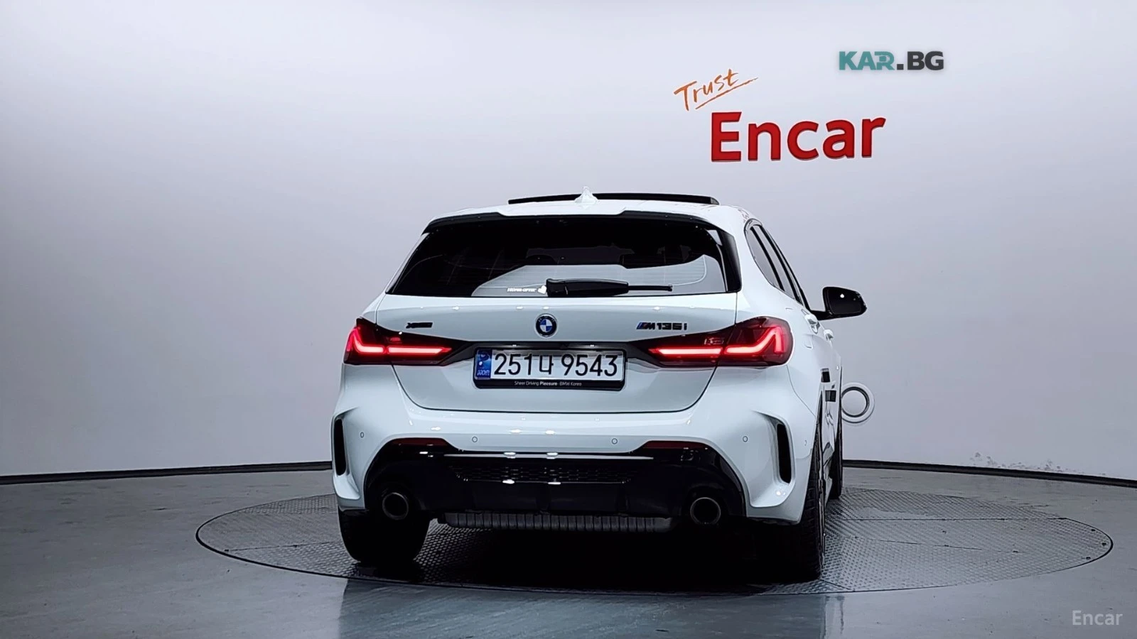 BMW M135 * M PACK* 360* Ambient Light* Head-up* PANO* , снимка 3 - Автомобили и джипове - 55062683