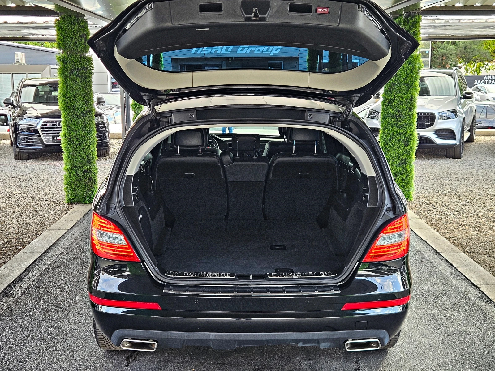 Mercedes-Benz R 350 LОNG/AMG/4MATIC/GERMANY/CAMERA/ПОДГРЕВ/BLIND SPOT, снимка 7 - Автомобили и джипове - 56272093