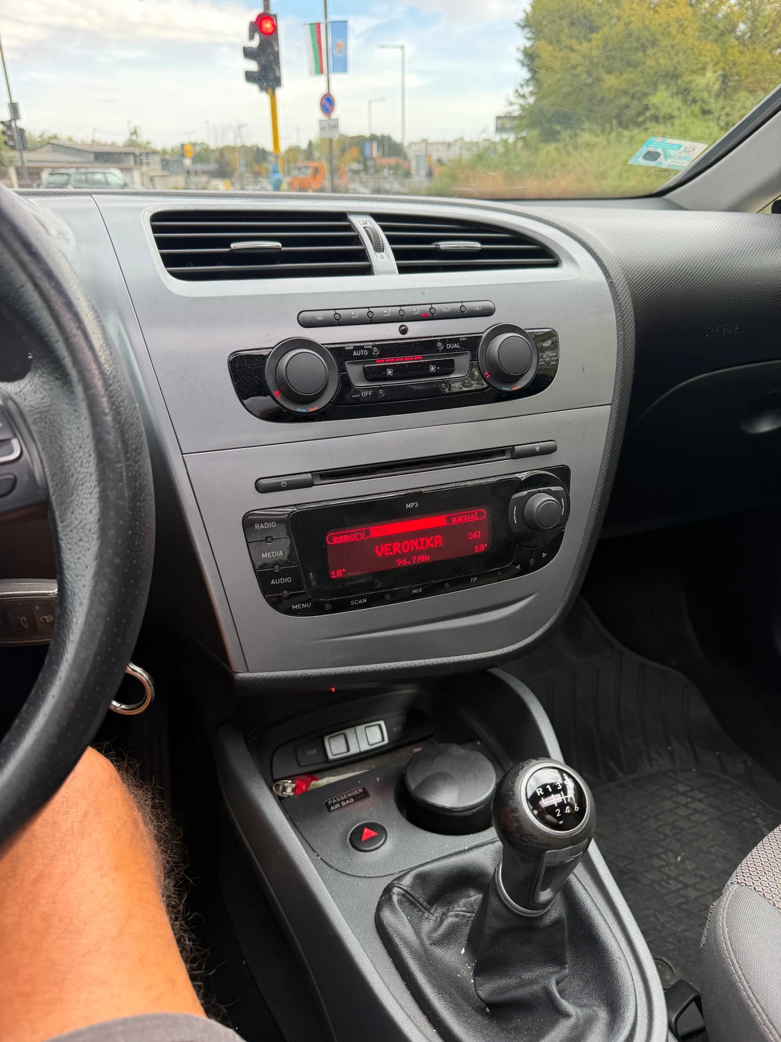 Seat Leon 1.4 TSI, снимка 9 - Автомобили и джипове - 56431393