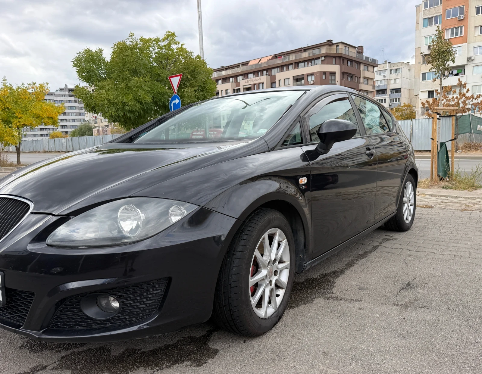 Seat Leon 1.4 TSI, снимка 2 - Автомобили и джипове - 56431393