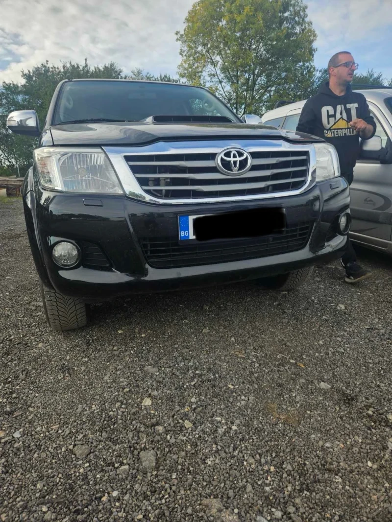 Toyota Hilux Части, снимка 1 - Автомобили и джипове - 47428562