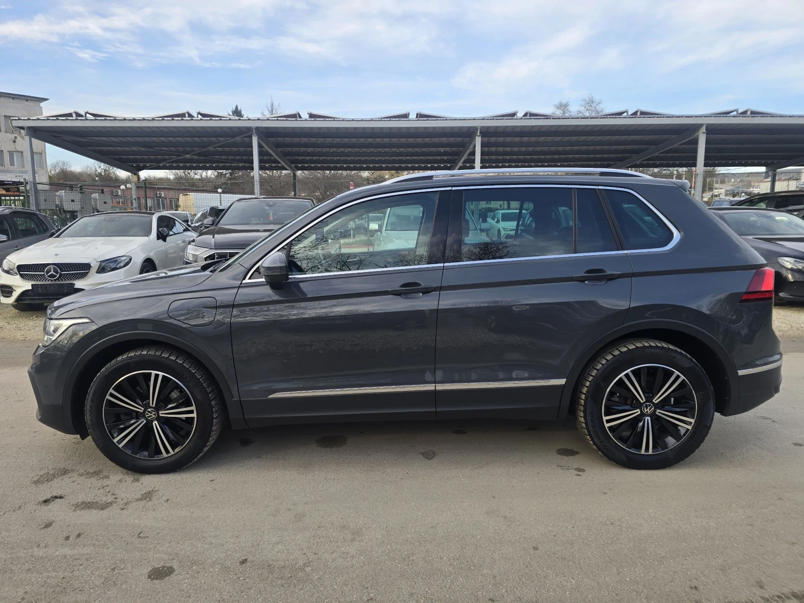 VW Tiguan 1.4TSI E HYBRID LIFE 245к.с DSG - изображение 7