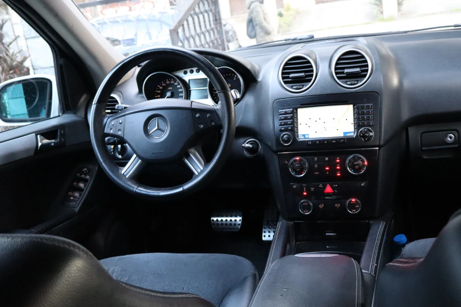 Mercedes-Benz ML 320, снимка 10 - Автомобили и джипове - 53845147