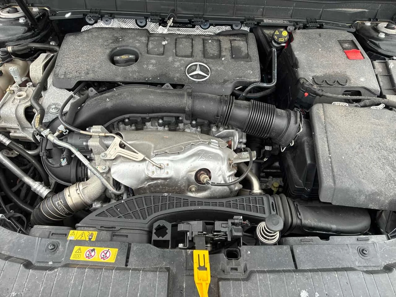 Mercedes-Benz GLB 250/CARFAX/ПАНОРАМА/360 КАМЕРИ/AMBIENT, снимка 14 - Автомобили и джипове - 53980750