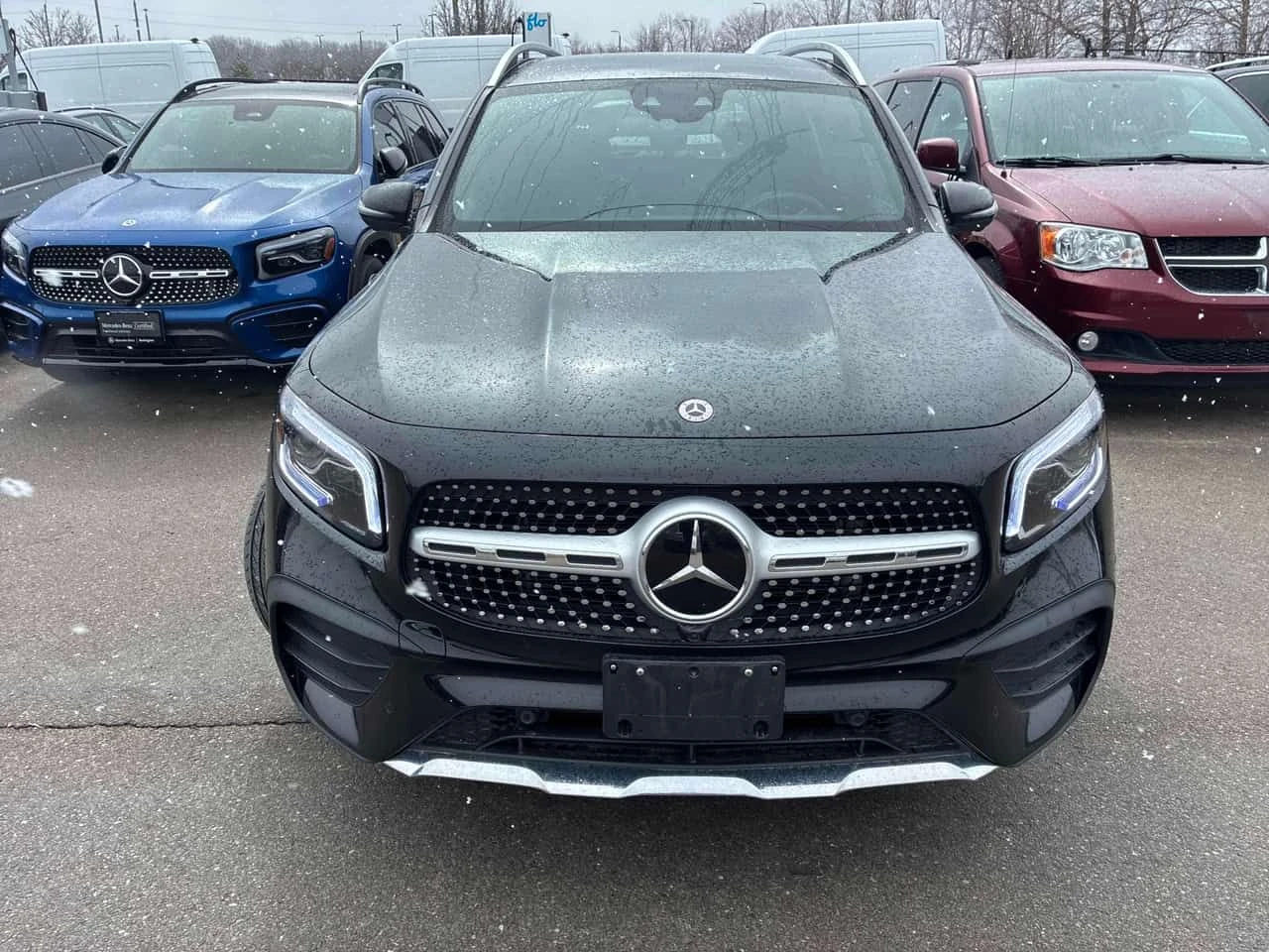 Mercedes-Benz GLB 250/CARFAX/ПАНОРАМА/360 КАМЕРИ/AMBIENT, снимка 2 - Автомобили и джипове - 53980750