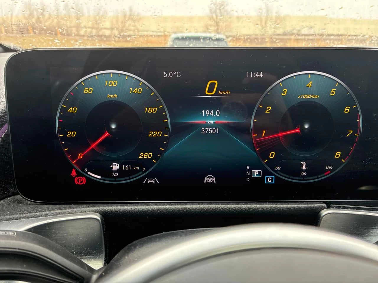 Mercedes-Benz GLB 250/CARFAX/ПАНОРАМА/360 КАМЕРИ/AMBIENT, снимка 8 - Автомобили и джипове - 53980750