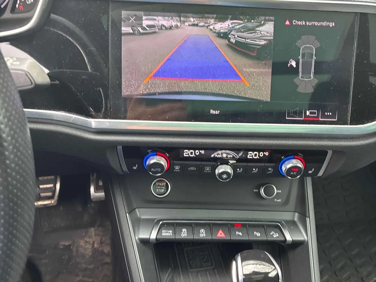 Audi Q3 Progressiv/ПАНОРАМА/ПОДГРЕВИ, снимка 9 - Автомобили и джипове - 54457802