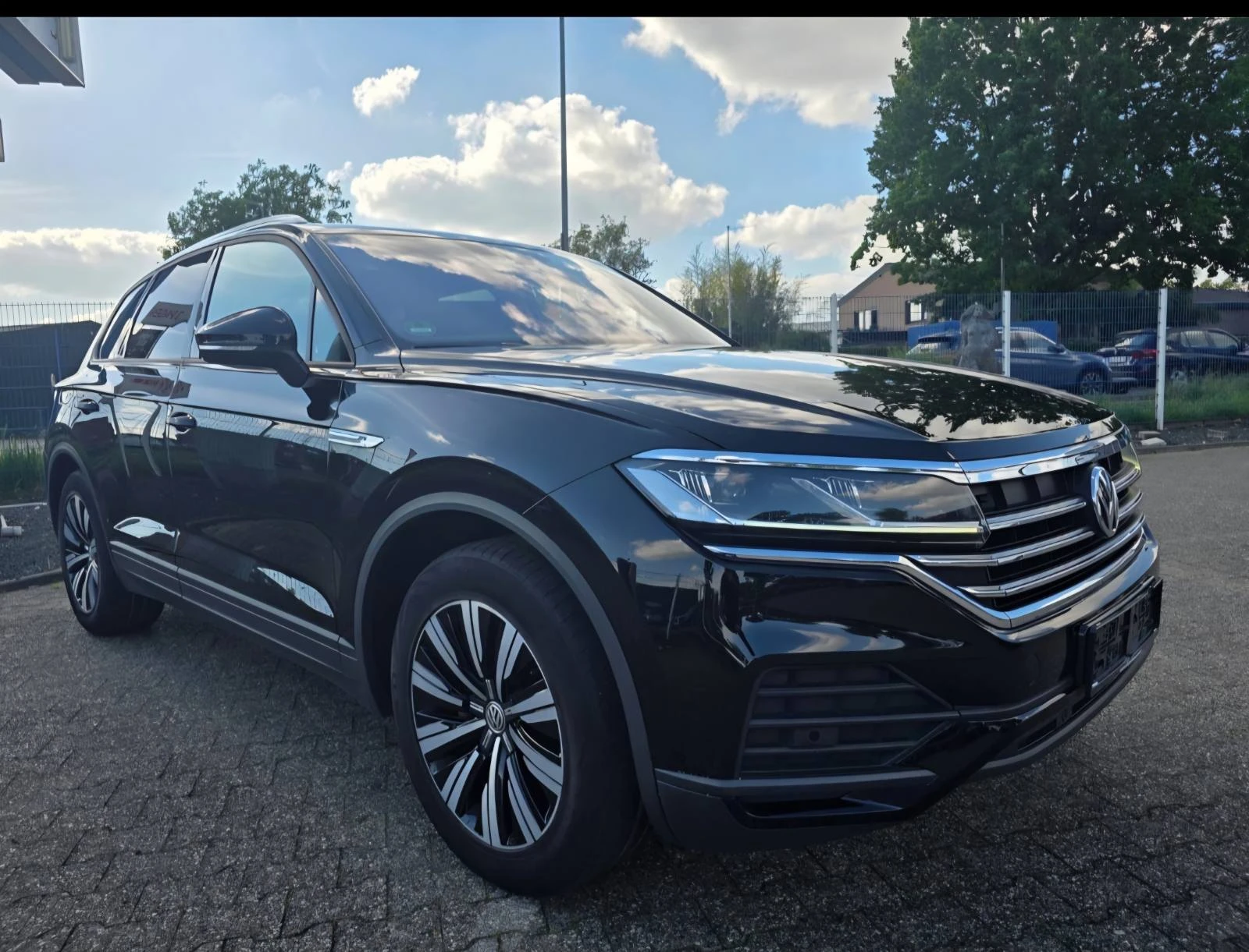 VW Touareg Сервизна история в Германия!!! Pano 4Motion, снимка 2 - Автомобили и джипове - 54771440