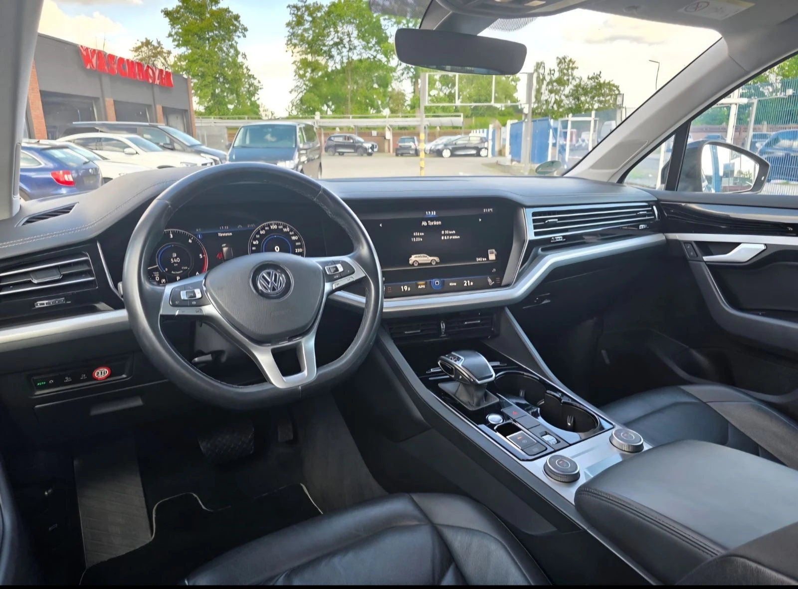 VW Touareg Сервизна история в Германия!!! Pano 4Motion, снимка 7 - Автомобили и джипове - 54771440