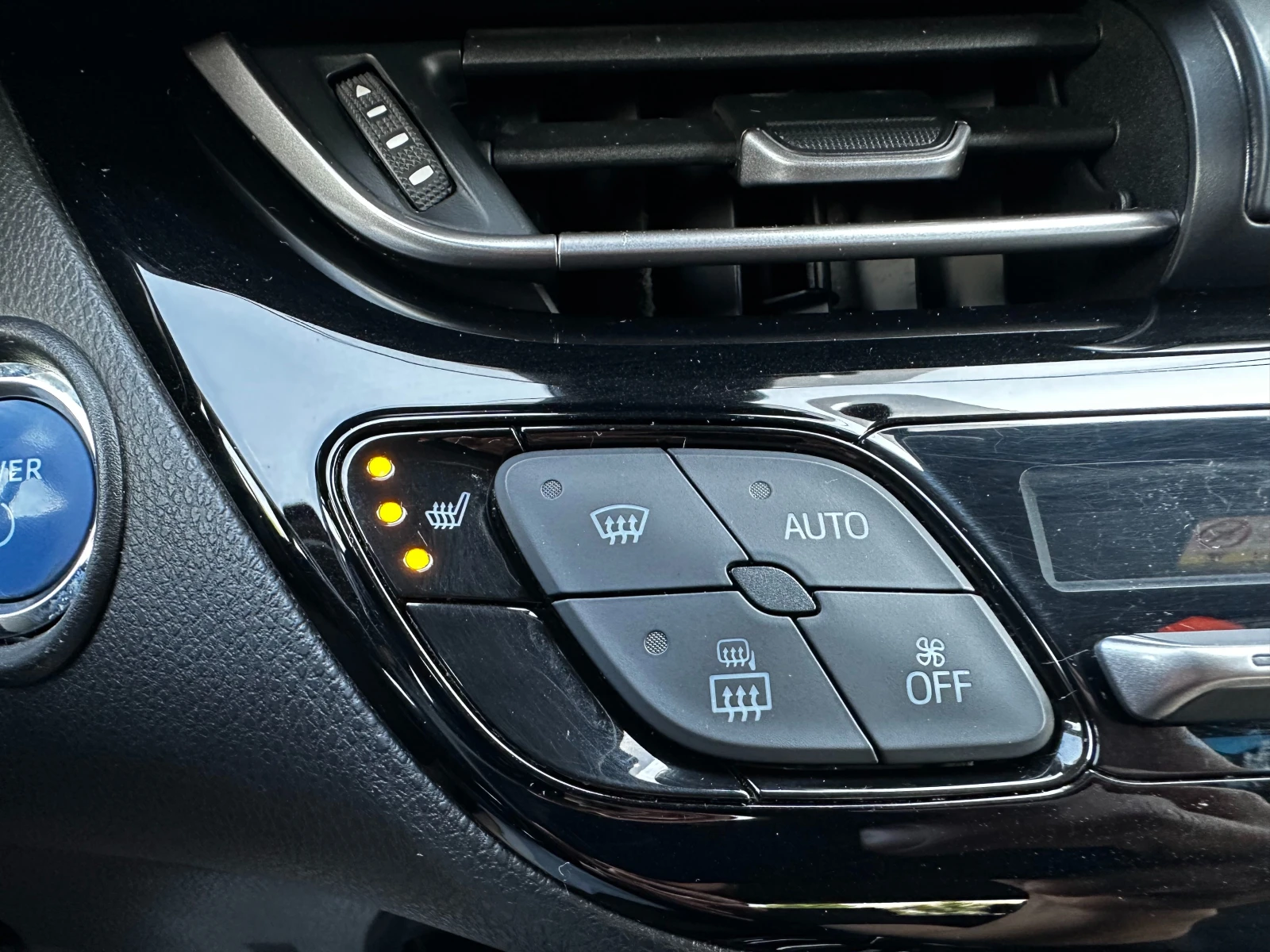 Toyota C-HR Graphic/Кожа/JBL/ГАРАНЦИЯ, снимка 15 - Автомобили и джипове - 54735021