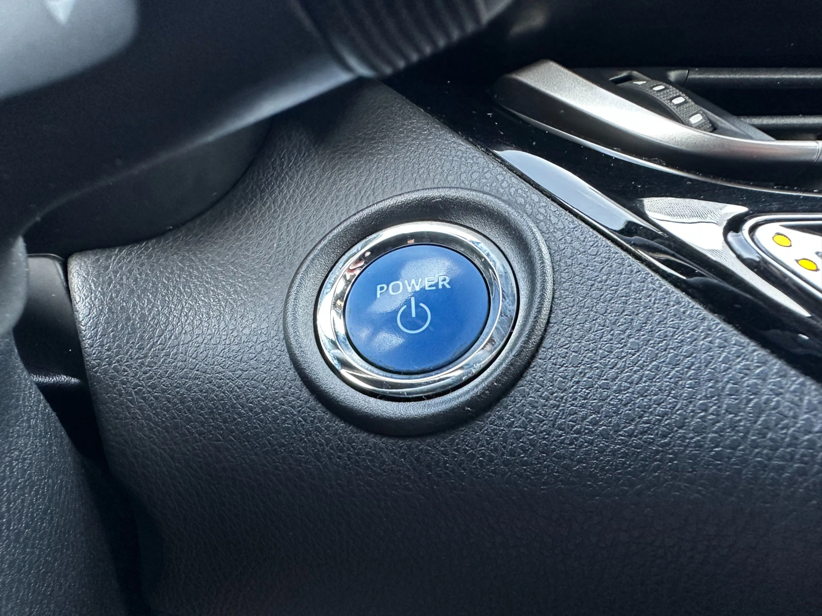 Toyota C-HR Graphic/Кожа/JBL/ГАРАНЦИЯ, снимка 16 - Автомобили и джипове - 54735021