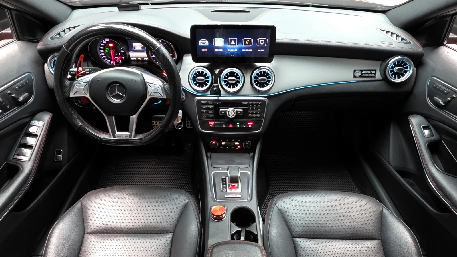 Mercedes-Benz GLA 45 AMG FULL WRAP* HEAD-UP* CARPLAY* CARBON* КРАЙНА ЦЕНА, снимка 7 - Автомобили и джипове - 54876459