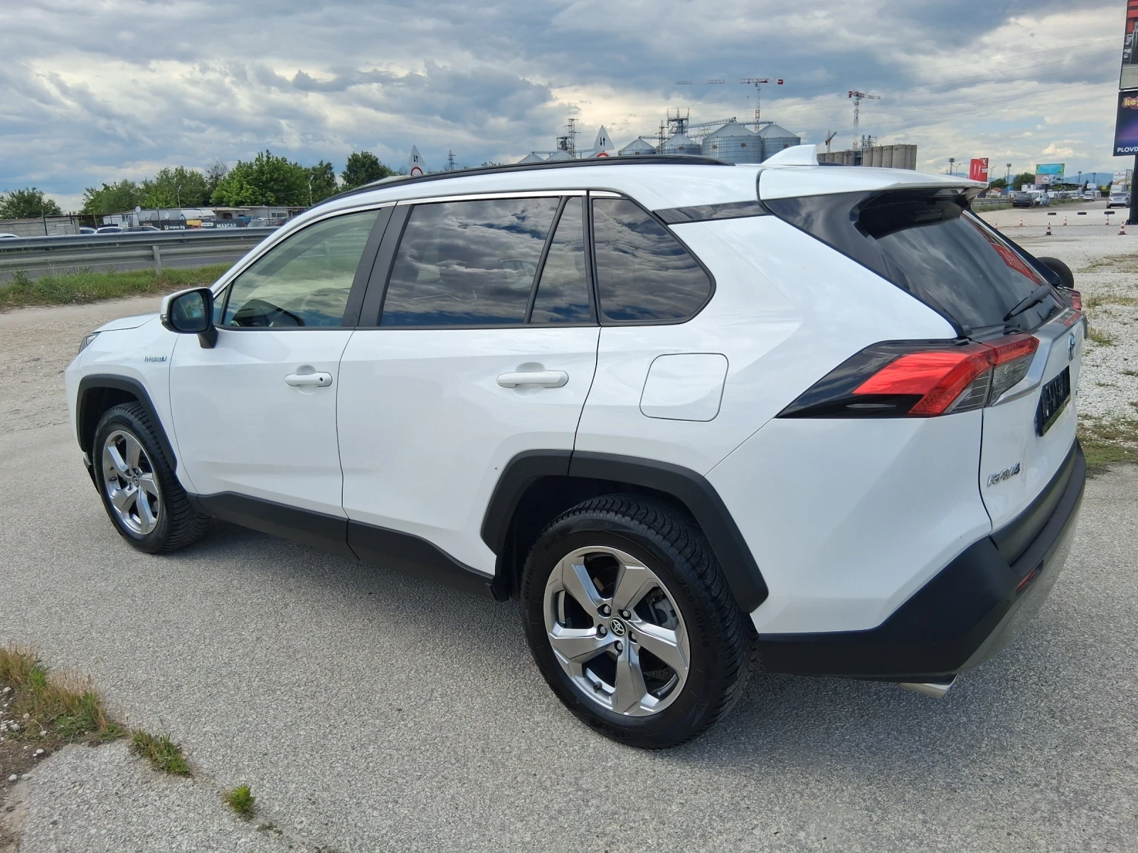 Toyota Rav4 2.5 хибрид евро 6d, снимка 4 - Автомобили и джипове - 54898606