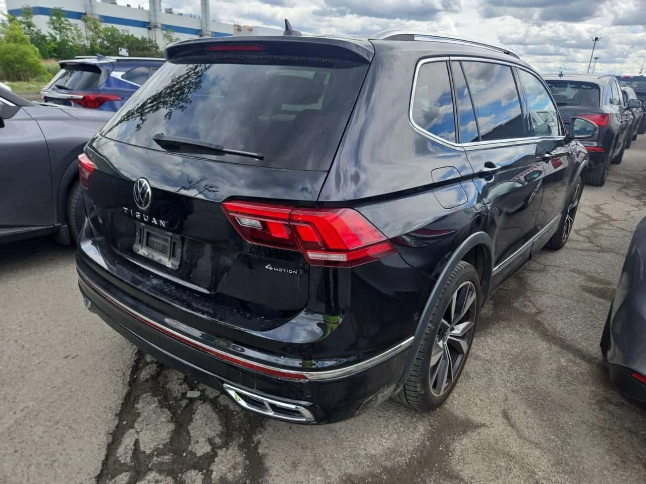 VW Tiguan SEL R LINE/CARFAX/ФИНАНСИРАНЕ, снимка 3 - Автомобили и джипове - 54941709