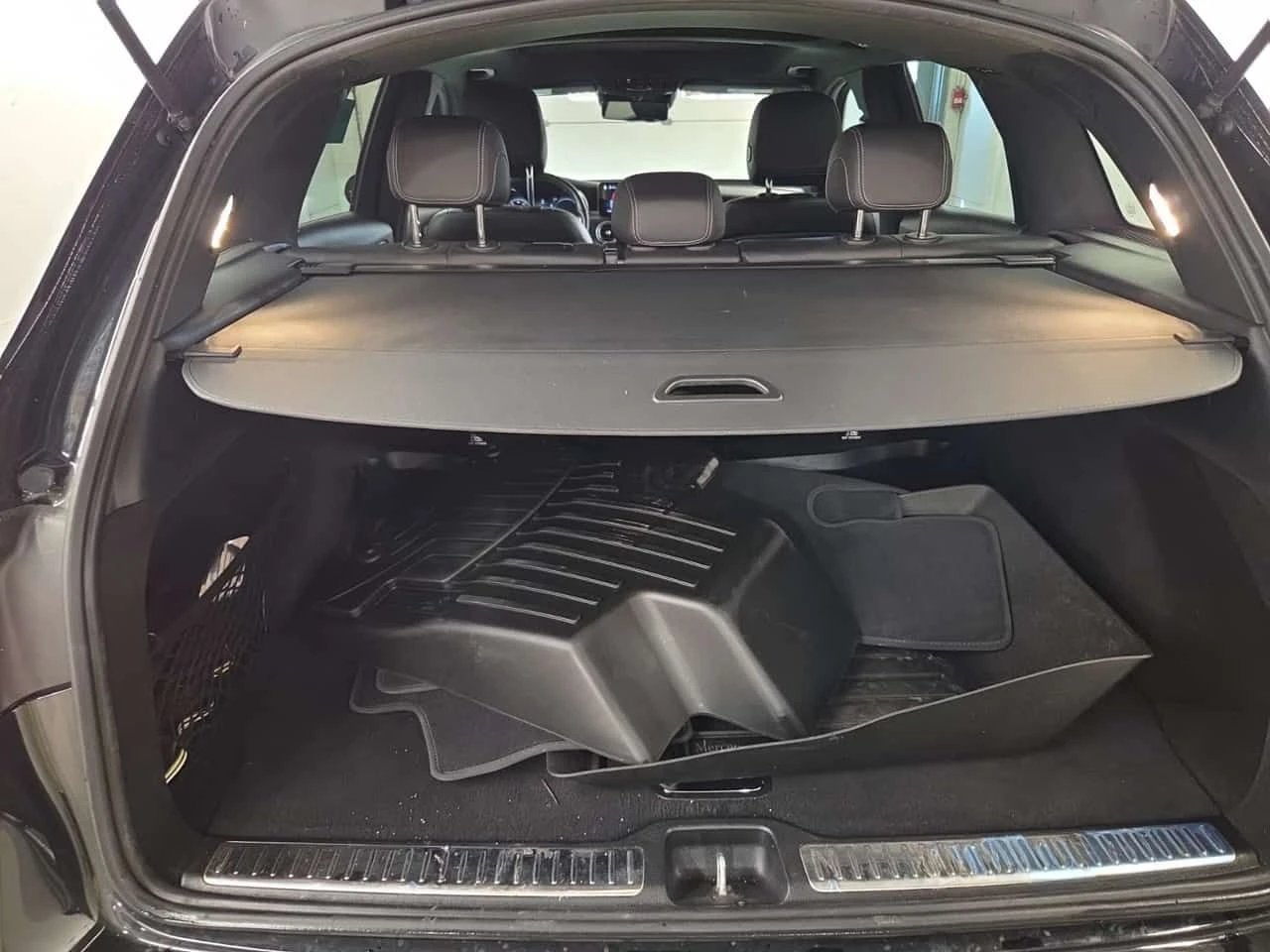 Mercedes-Benz GLC 300 * CARFAX * FULL DIGITAL * ПАНОРАМА * АМТОКРЕДИТ * , снимка 14 - Автомобили и джипове - 55056371