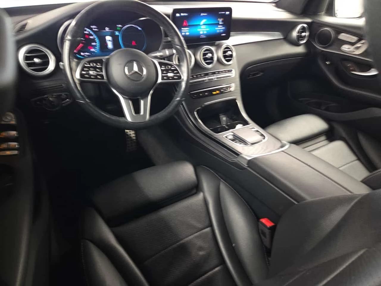 Mercedes-Benz GLC 300 * CARFAX * FULL DIGITAL * ПАНОРАМА * АМТОКРЕДИТ * , снимка 10 - Автомобили и джипове - 55056371