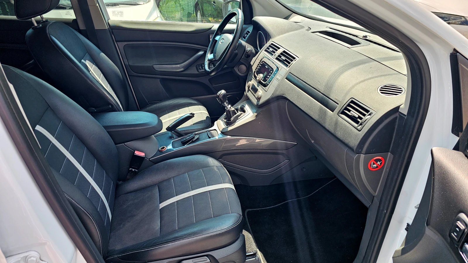 Ford Kuga 2.5T-200kc-4x4, снимка 13 - Автомобили и джипове - 55537577