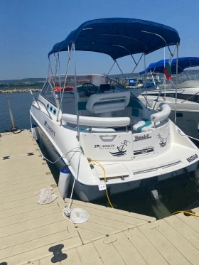 Моторна яхта Larson, снимка 6