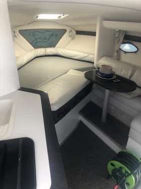 Моторна яхта Larson, снимка 4