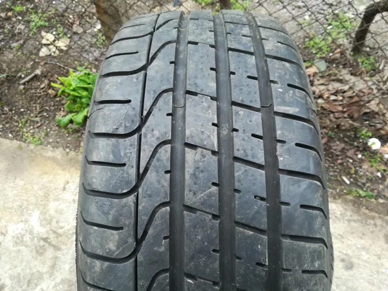 Гуми Летни 225/40R18, снимка 1 - Гуми и джанти - 20441694