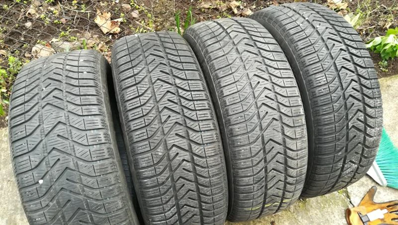 Гуми Зимни 205/55R16, снимка 2 - Гуми и джанти - 26823987