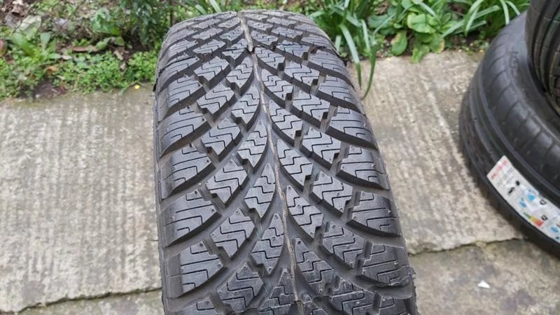 Гуми Зимни 175/70R14, снимка 1 - Гуми и джанти - 27967379