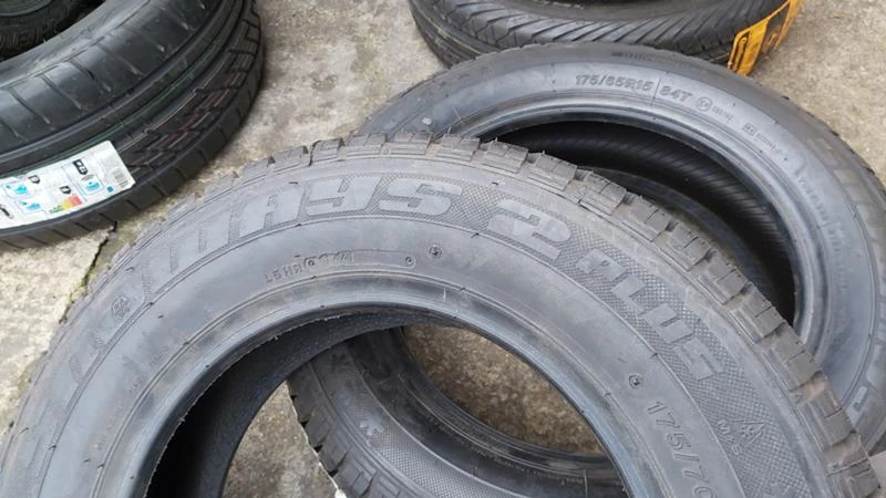 Гуми Зимни 175/70R14, снимка 3 - Гуми и джанти - 27967379